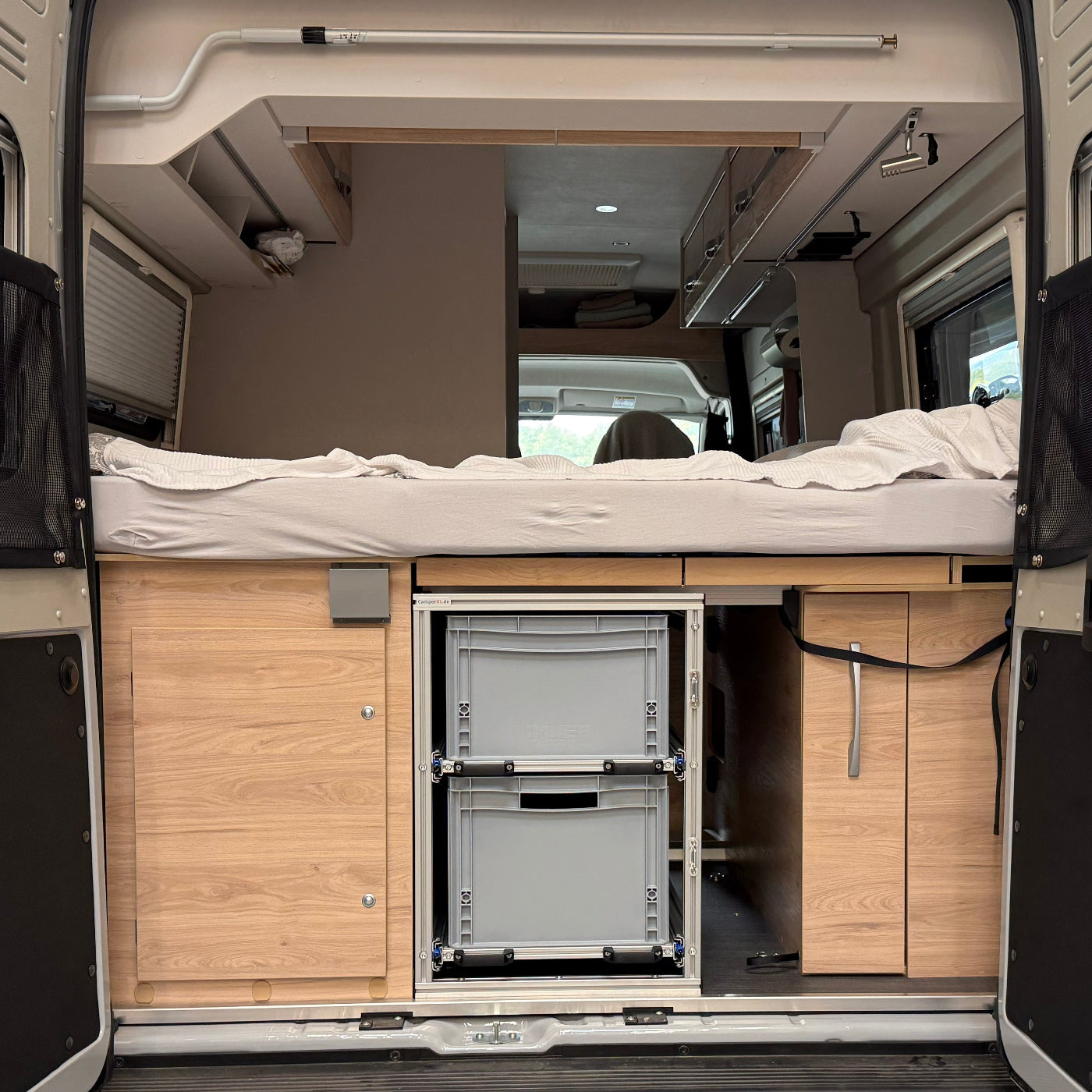 Heckauszug Dethleffs Globetrail - Vollauszüge mit Verriegelung, 2 Etagen