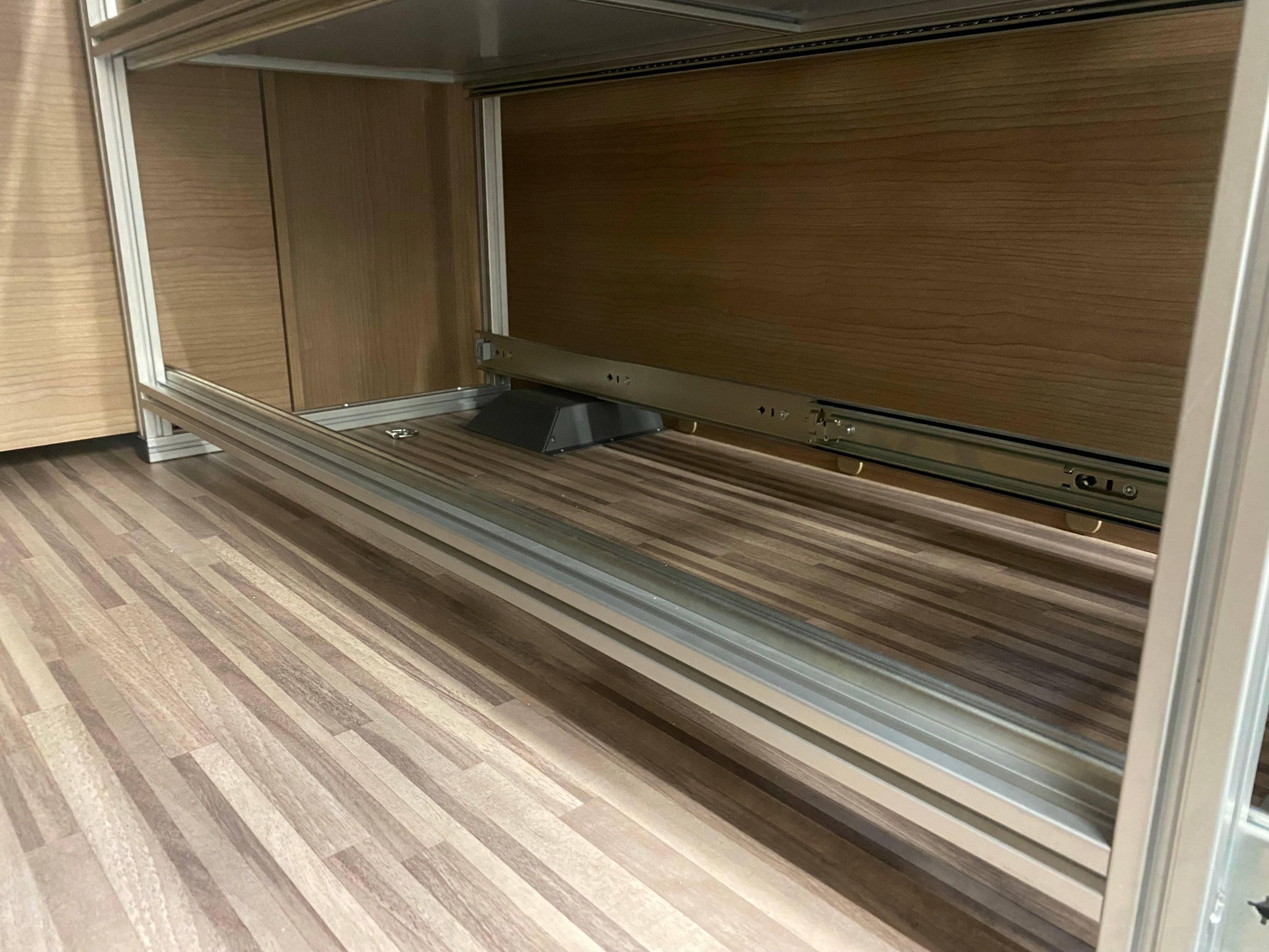 Heckauszug Malibu 640 LE - Ordnungs und Sicherheit in der Heckgarage - Stabile Konstruktion - Euroboxgenormt